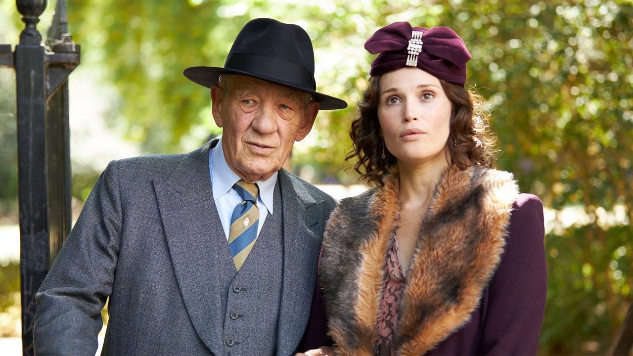 To save his job, Jimmy makes a deal with actress Nina Land.