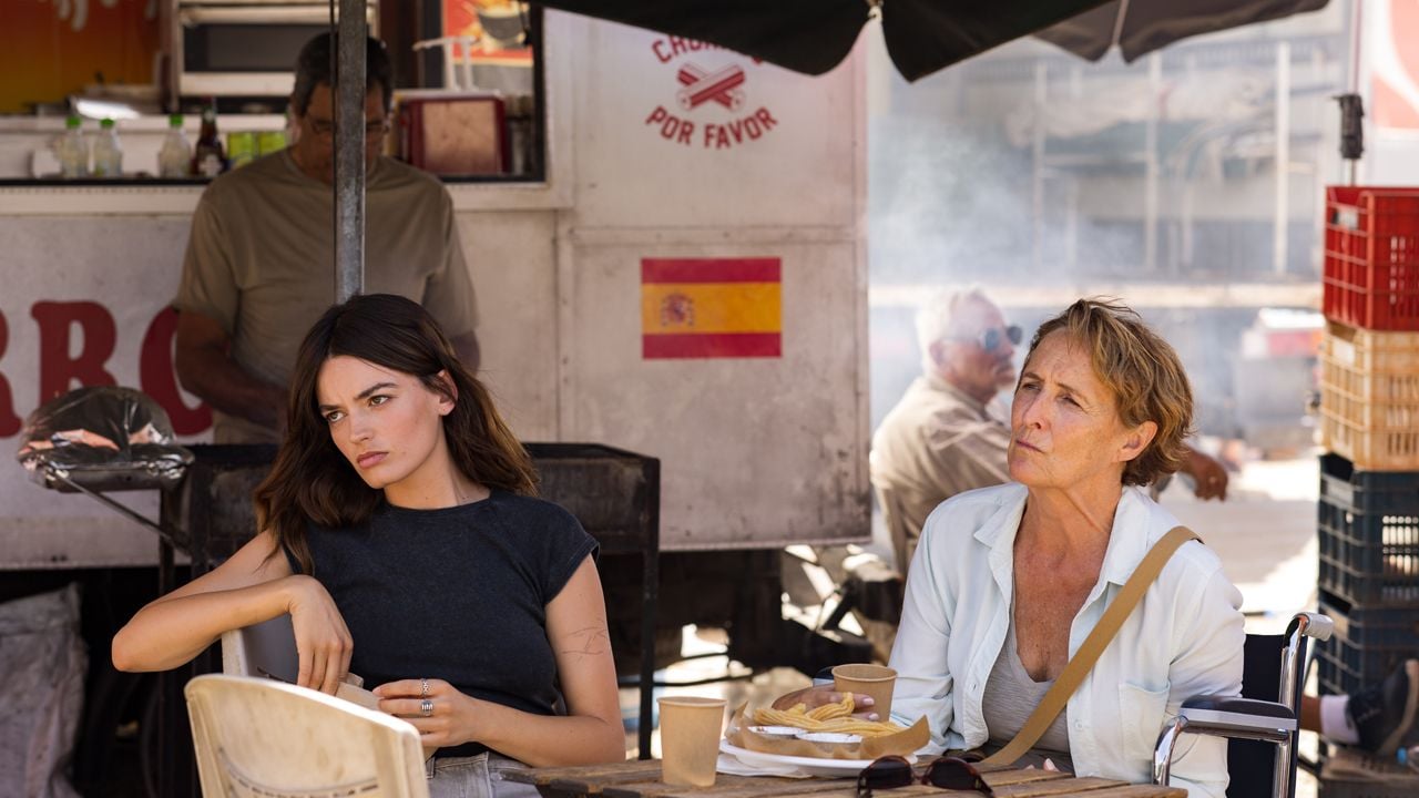 Sofia obviously suffers from the fact that she has to spend a lot of time alongside her mother, but is also afraid of having to make it without her.