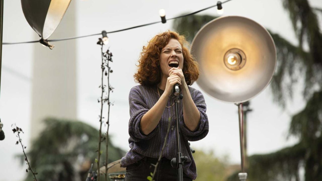 The search for the right musical accompaniment for the separation party is still on the already full program.