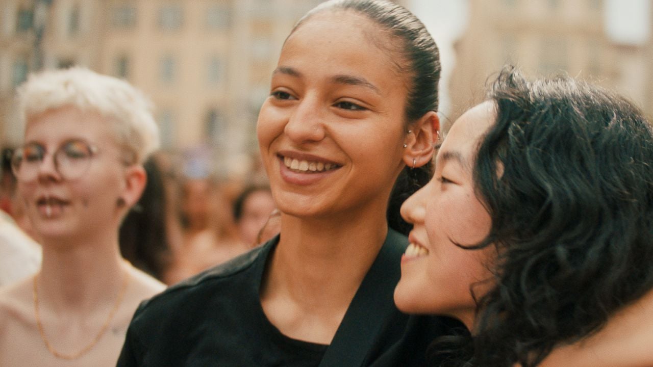 Ji-Na (Ji-Min Park) is Fatima's first great love-but if you fall into her so upside down, then (at least in the cinema) it rarely goes out well.