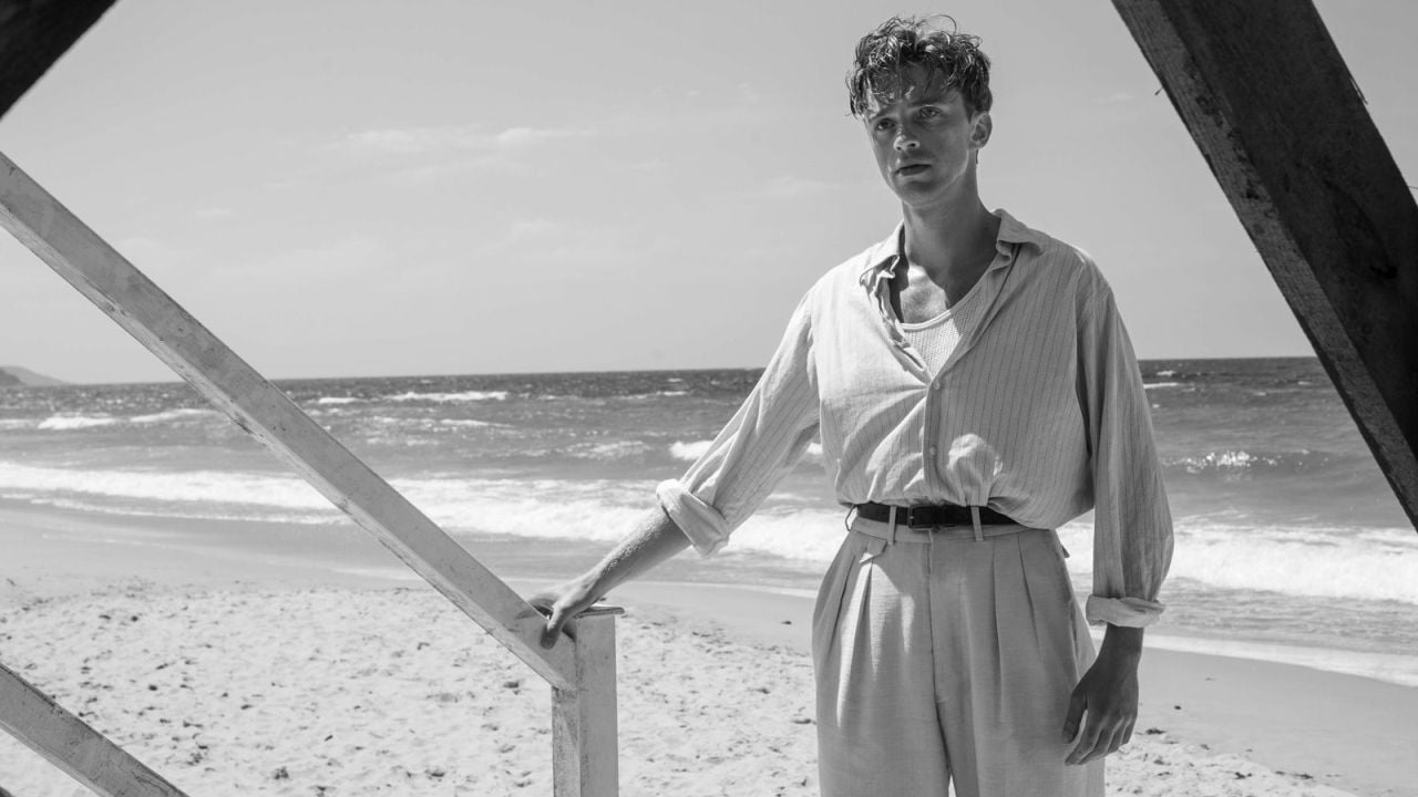 Marie (Rebecca Marder) falls in love with Voisin, although he himself rejects the concept of falling in love.