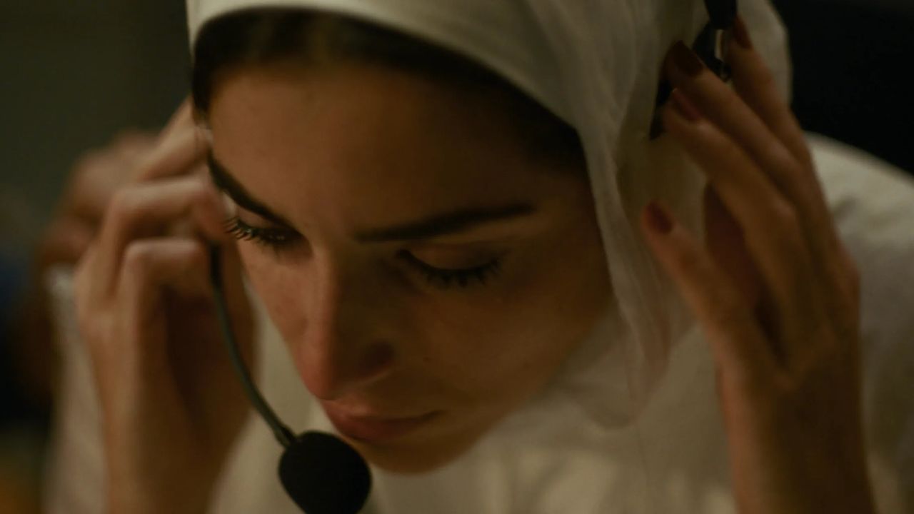 Rana (Saja Kilani) tries Hind Rajab on the phone on the phone that she threatens to lose more and more.