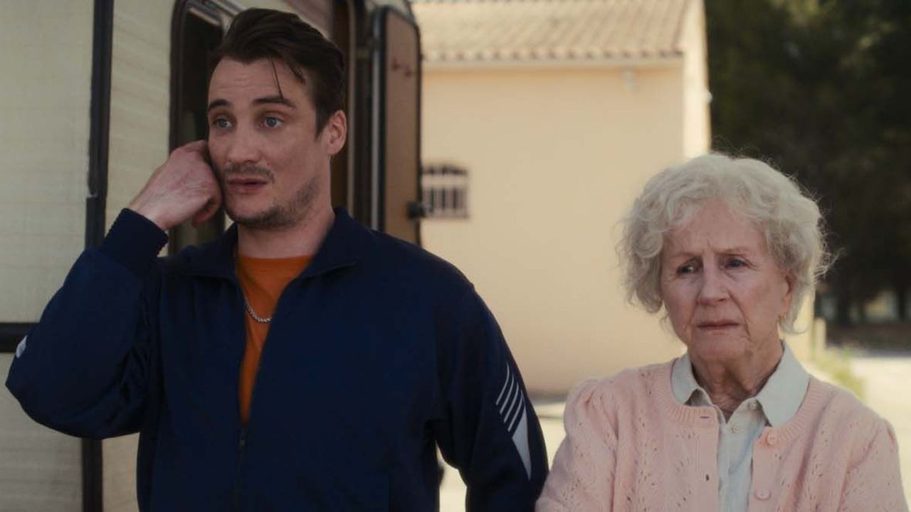 The geriatric nurse Rudy (Pierre Lottin) becomes something of a catalyst for the pent-up conflicts in Marie's family.