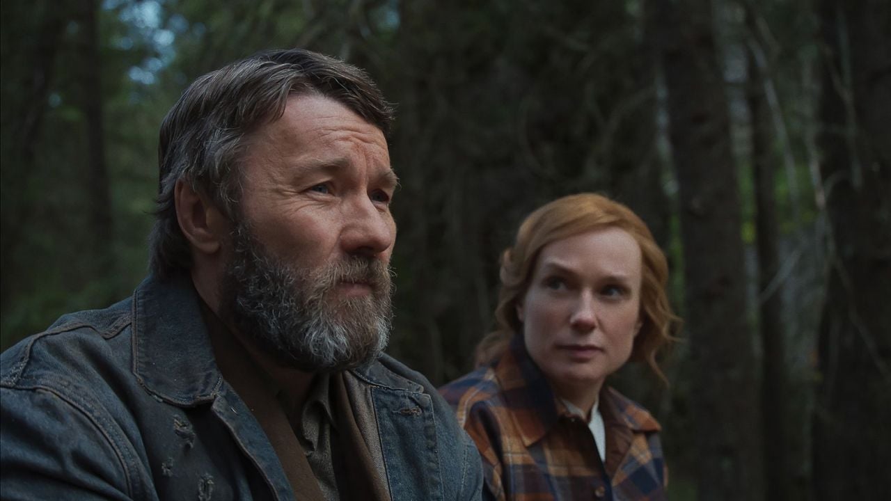 After many years of silence, Robert (Joel Edgerton) can at least open up to the geologist Claire (Kerry Condon) to some extent.