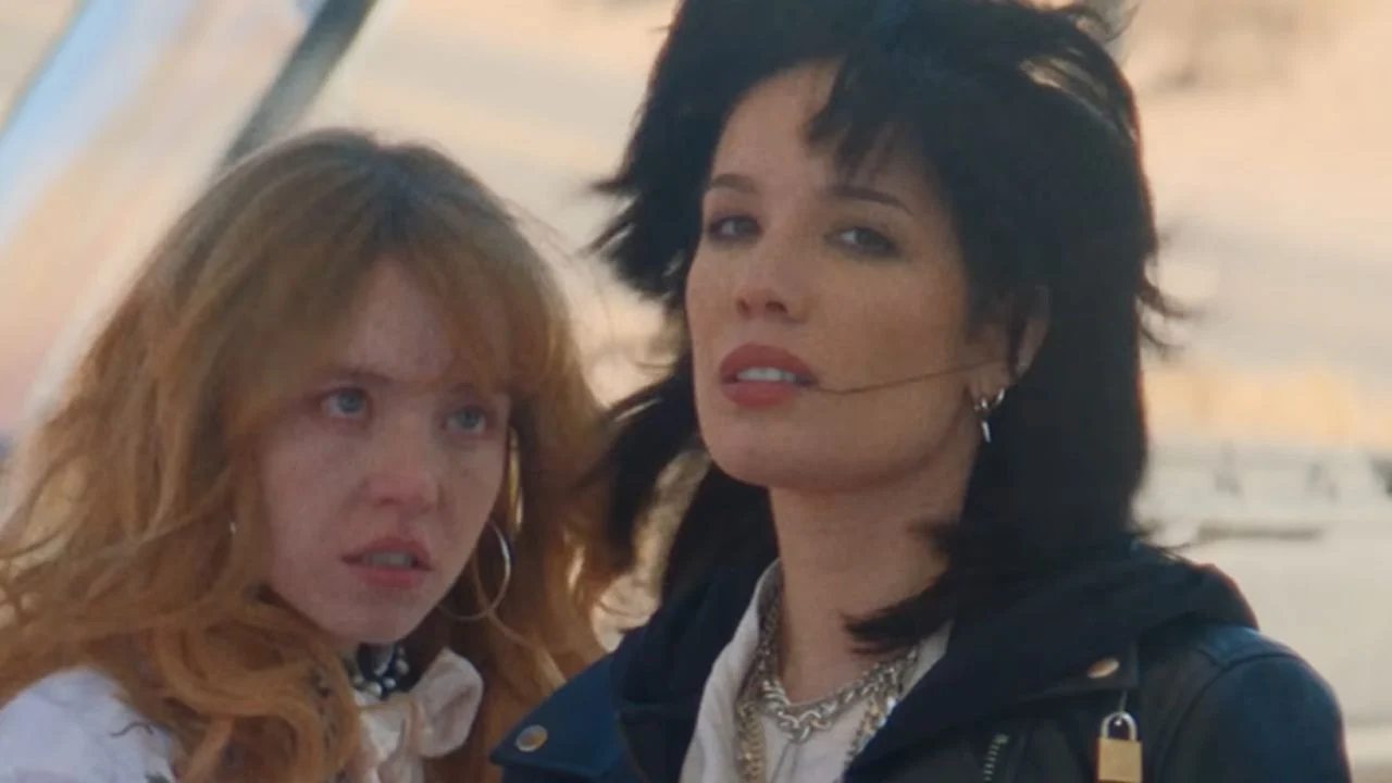 Mandy (Halsey) and Penny Jo (Sydney Sweeney) want to escape - even if that doesn't happen without violence.