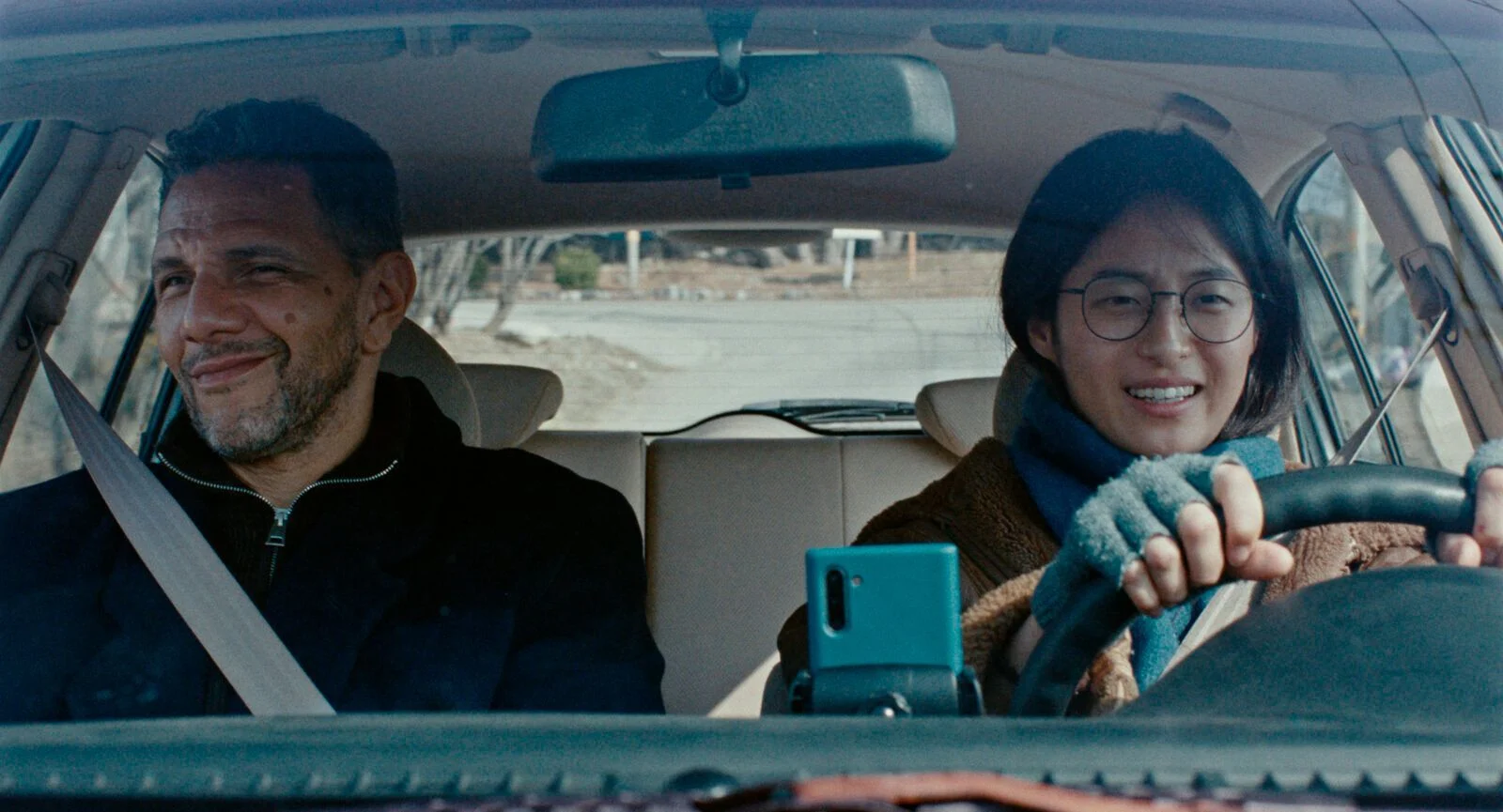 A quiet connection develops between Soo-Ha and the much older Yan Kerrand (Roschdy Zem).