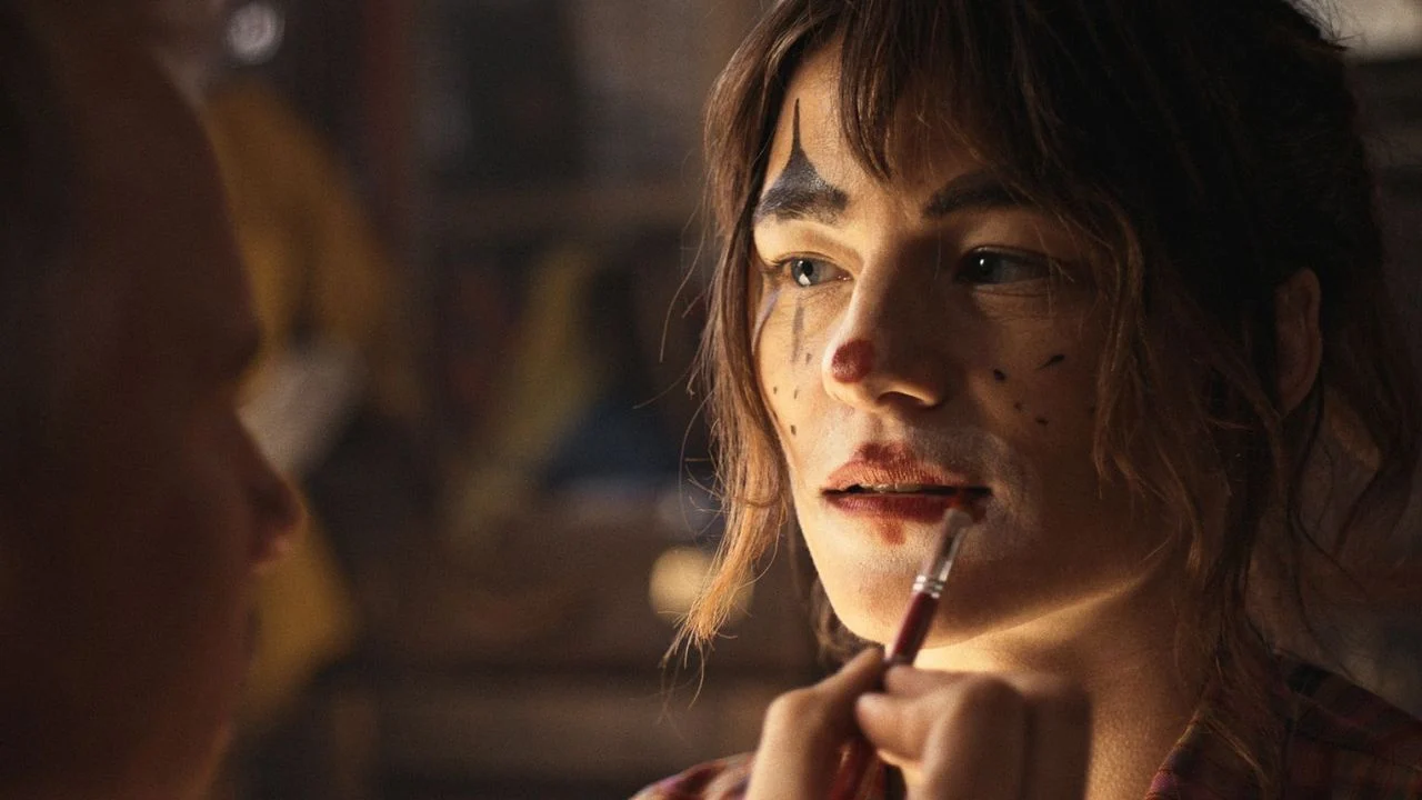 As Heidi Appenzeller, she doesn't just comfort children in the hospital. When she no longer knows what to do with her despair, Barbara takes refuge in her clown alter ego.