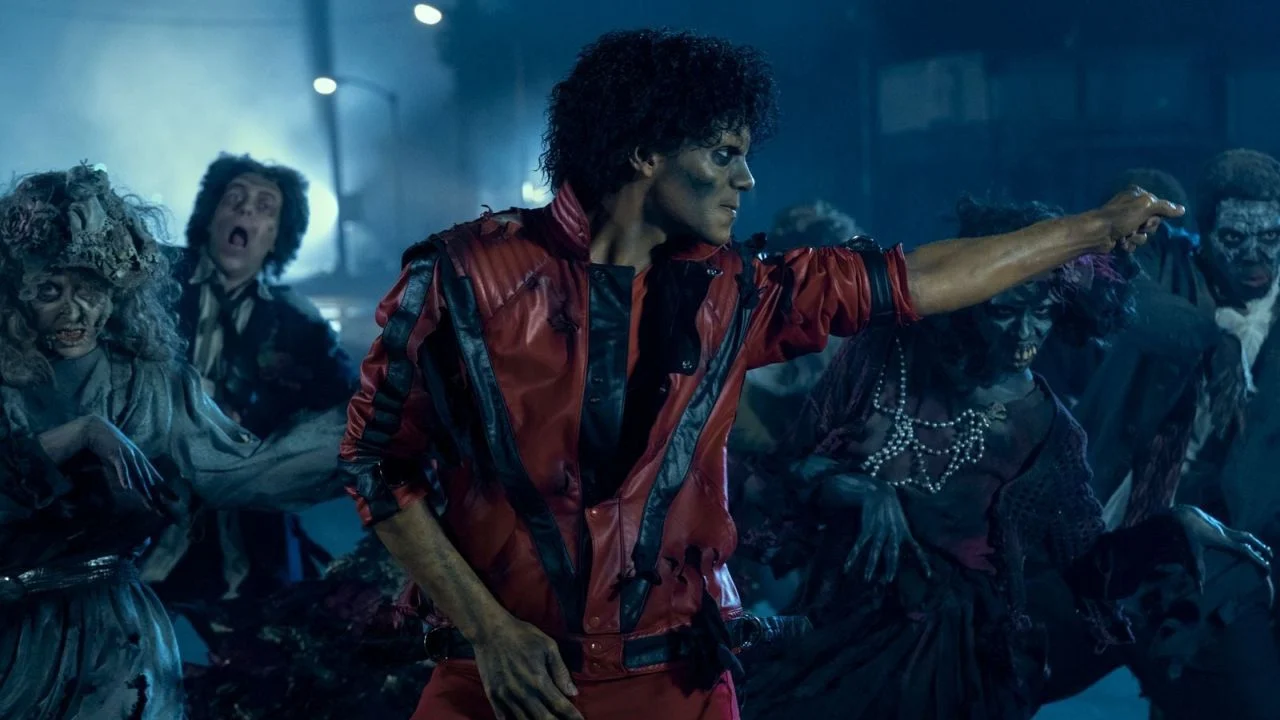 Every detail was taken into account when it came to the equipment: shooting the iconic thriller short film with dancing zombies is also an absolute highlight in “Michael”!