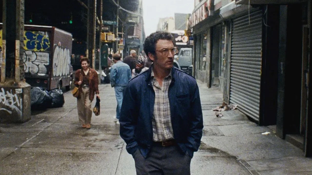 In a rapidly changing New York, Irwin (Miles Teller) looks for a way out of his seemingly hopeless situation.