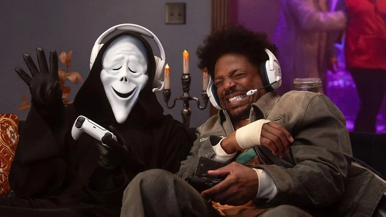 Shorty (Marlon Wayans) can also present himself in his stoned element again!