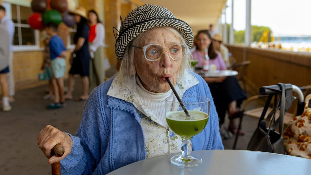 Even at 101 years old, Agnes doesn't let herself get down!