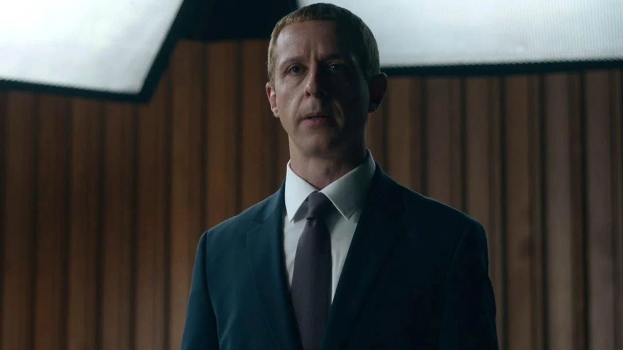 ... until Jeremy Strong comes into play as Mark Zuckerberg!