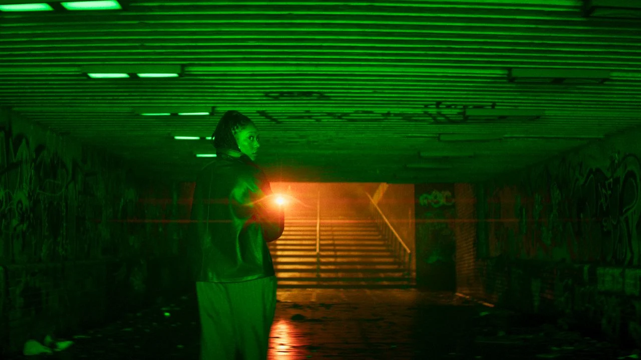 Garbage everywhere, graffiti and atmospheric lighting: the new Gotham is a real eye-catcher!