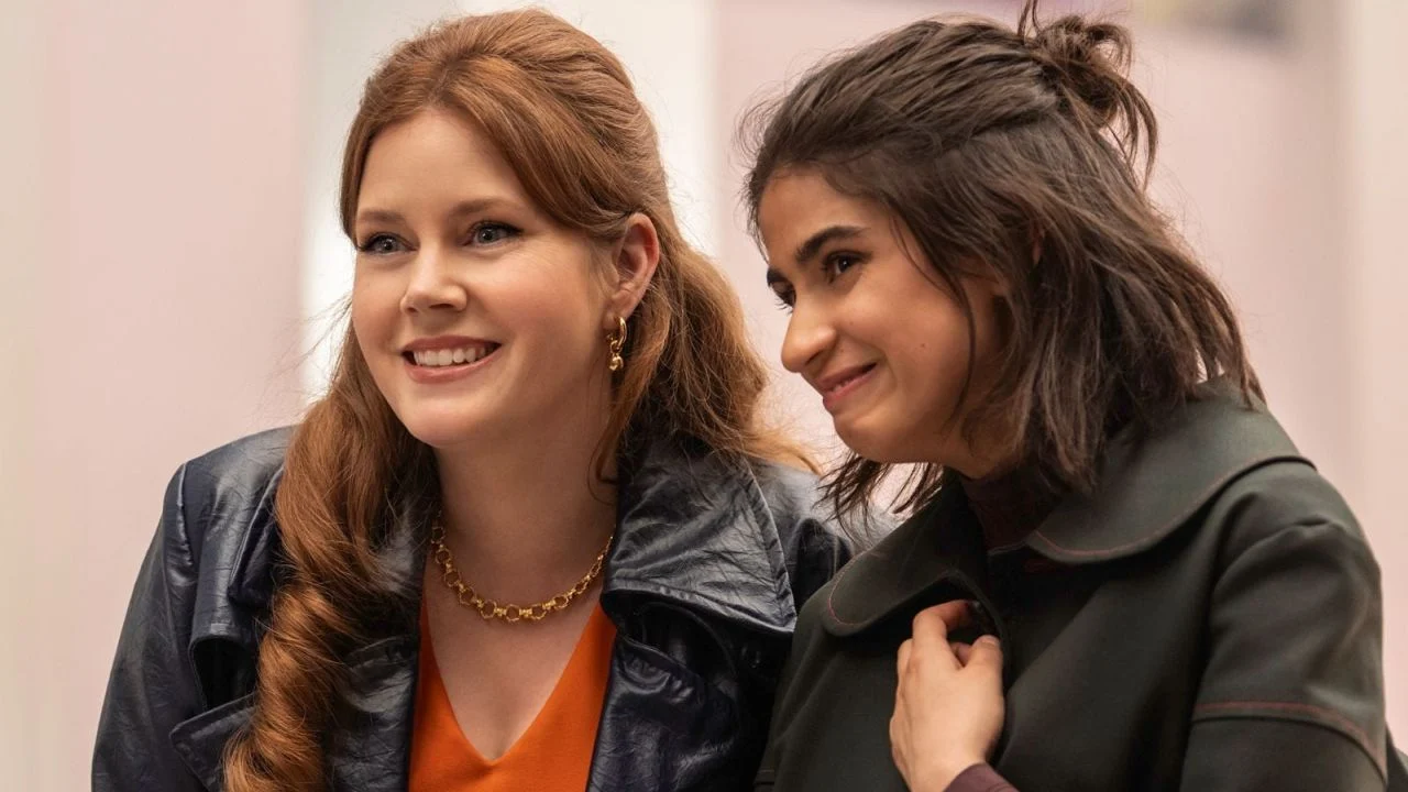 Josie (Mia Tharia) first has to persuade her mother Chrissy (Amy Adams) until she agrees to buy Klara.
