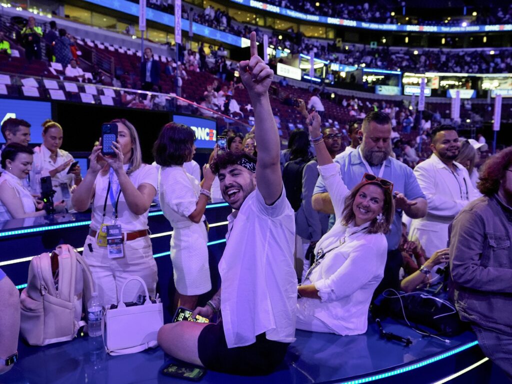 20% of Americans regularly get information from influencers on networks: report