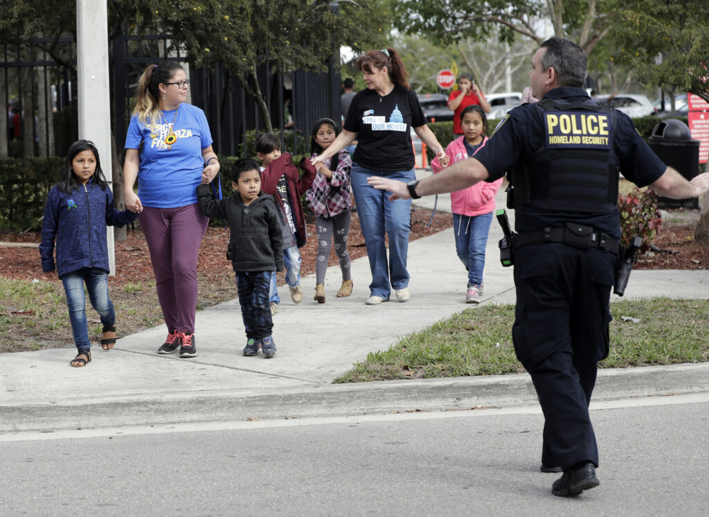 A lawsuit alleges that the US government withholds 300 million unreturned bail bonds to immigrants