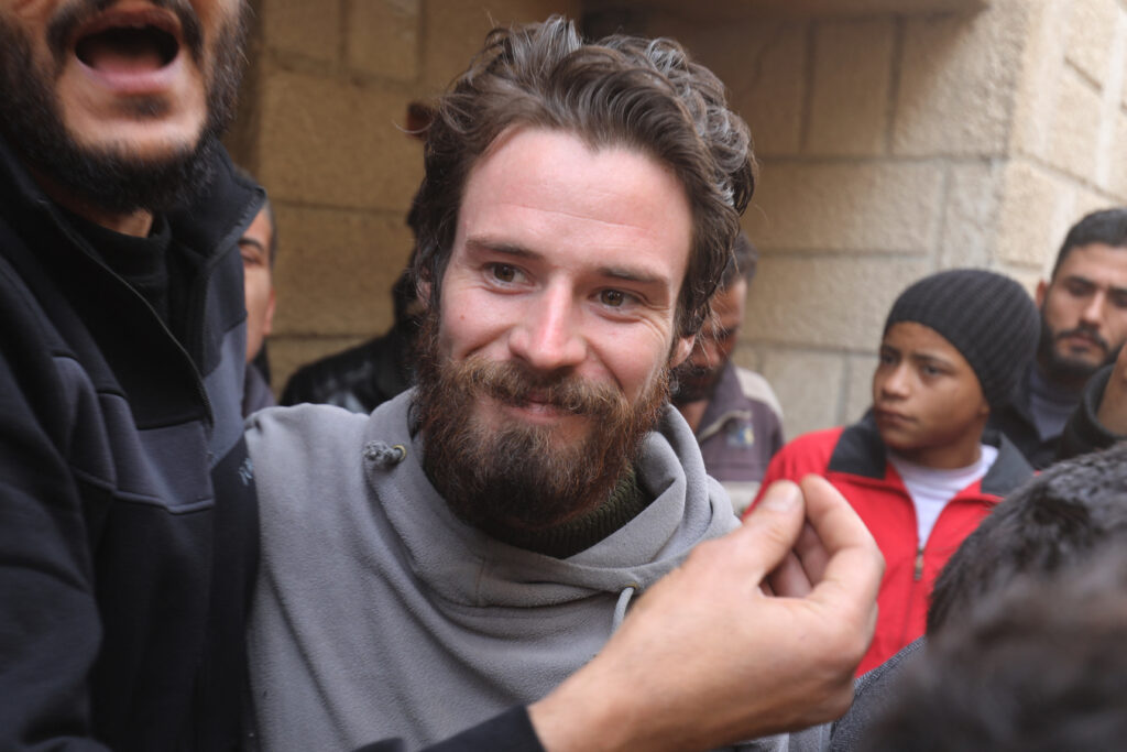 American who crossed into Syria on foot is released after 7 months in detention