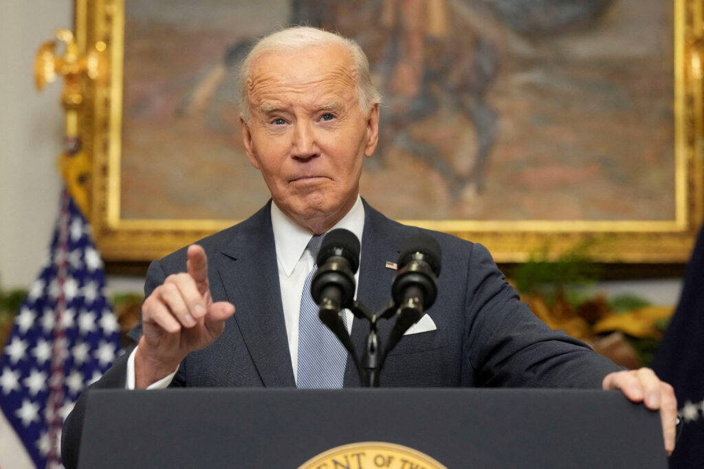 Biden affirms that the US will work with its allies to manage the transition in Syria