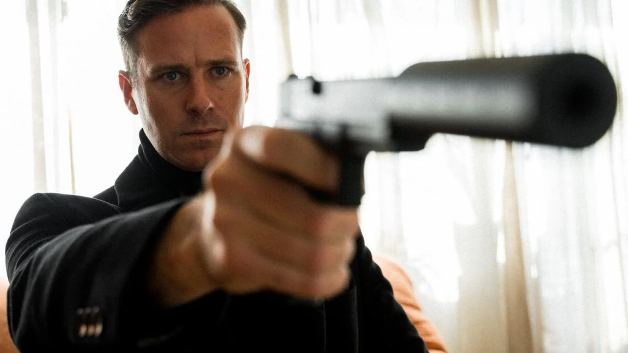 Armie Hammer celebrates his comeback with “Citizen Vigilante”. There are currently contradicting statements regarding the question of whether he now regrets it.