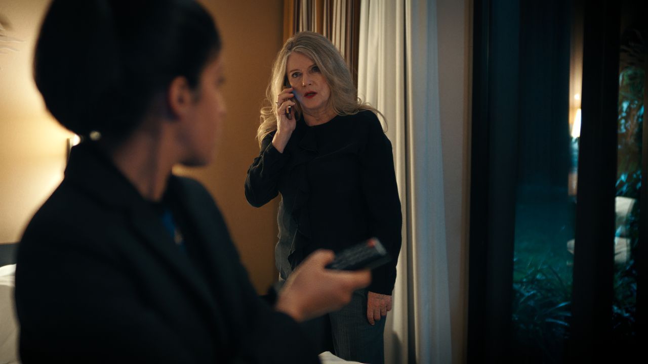 At least in her political appearances, Mathilda (Barbara Sukowa) drives a tough anti-migration course.