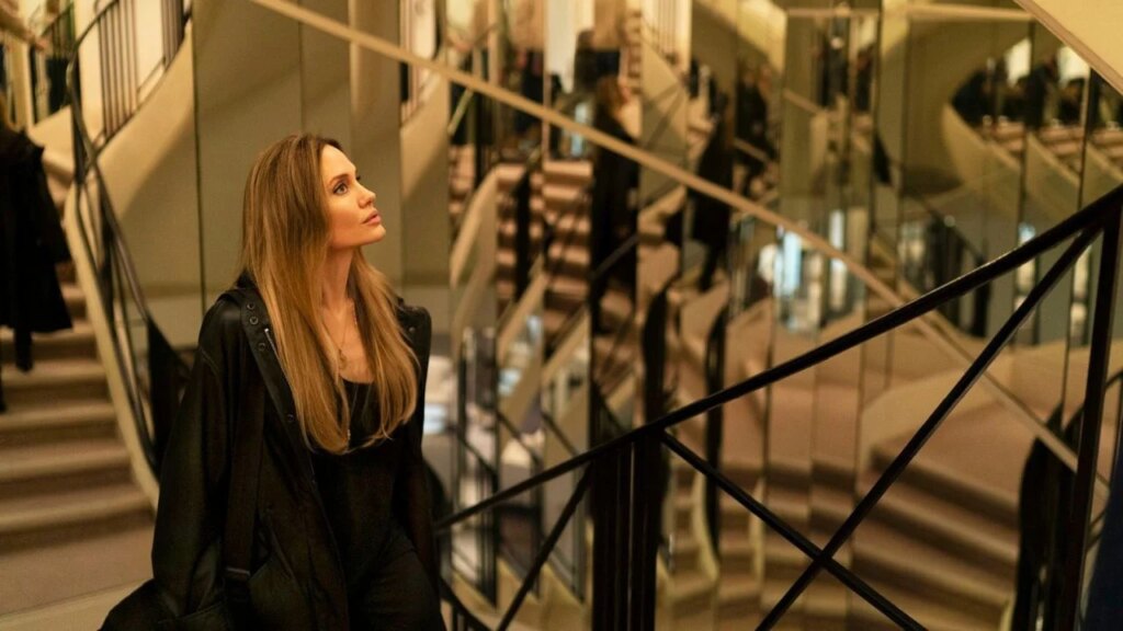 Couture


 movie review