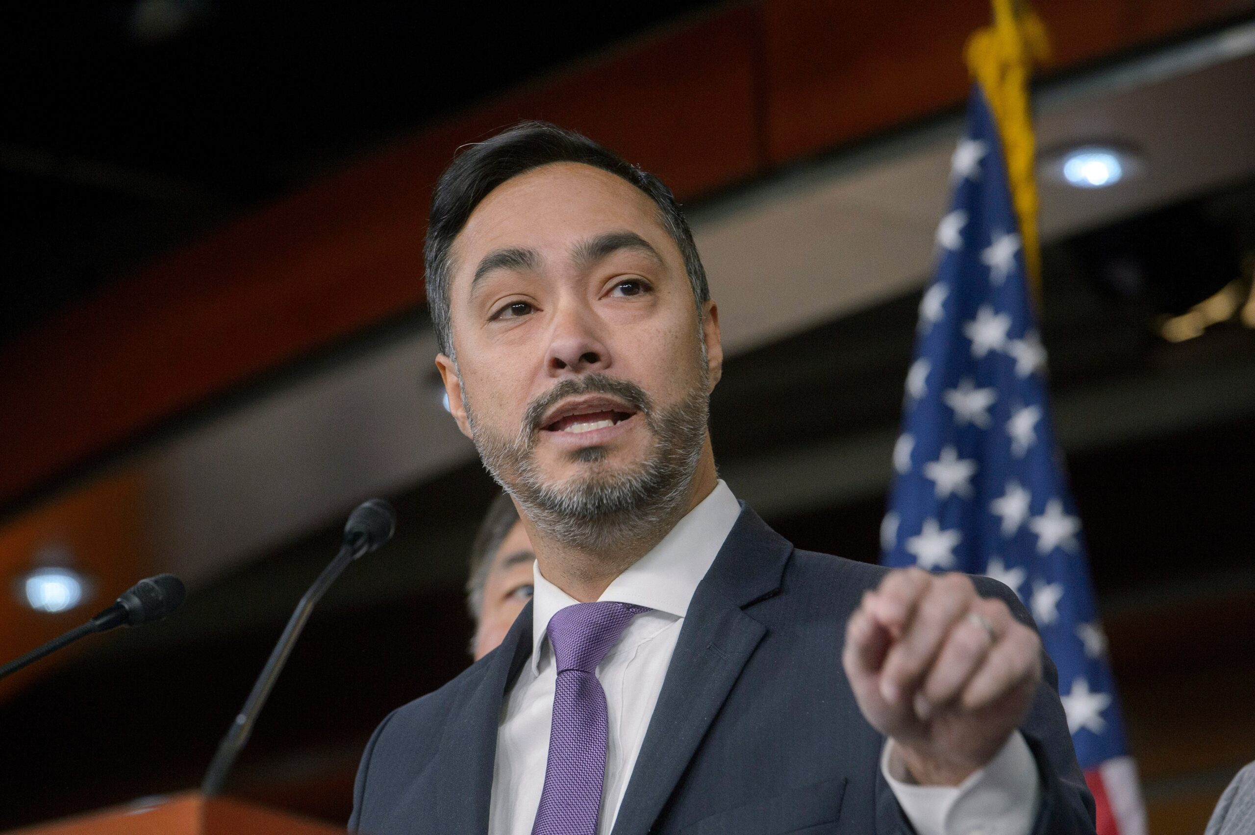 Democratic congressman calls to confront President Trump's measures