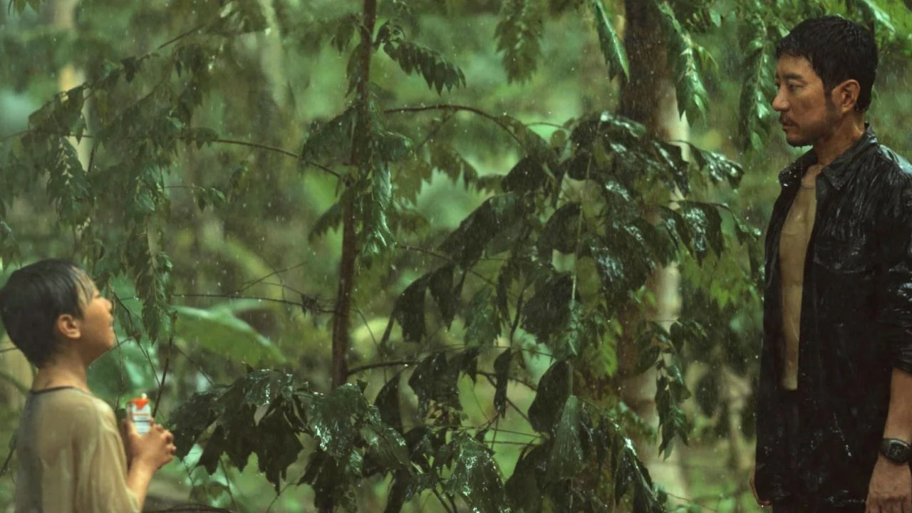 Master (Kim Myung-min) trains young Roo to become the perfect killing machine in the Thai jungle.