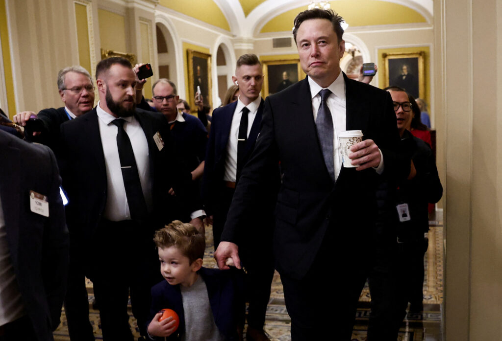 Elon Musk takes Trump's "government efficiency" to the US Congress