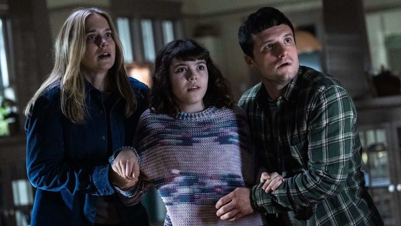 Mike (Josh Hutcherson), his younger sister Abby (Piper Rubio) and the police officer Vanessa (Elizabeth Lail) are actually still recovering from the horrors of the first part...