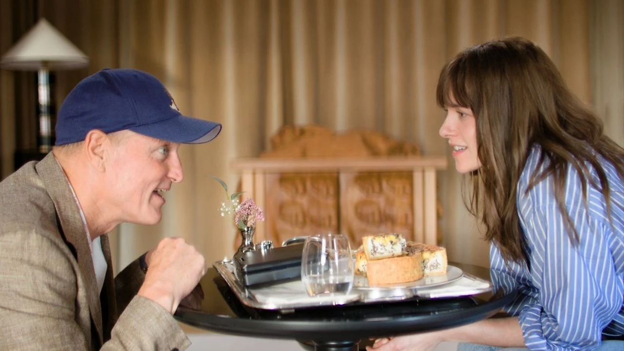 Woody Harrelson fights, Kristen Stewart eats - and the audience has the best time!