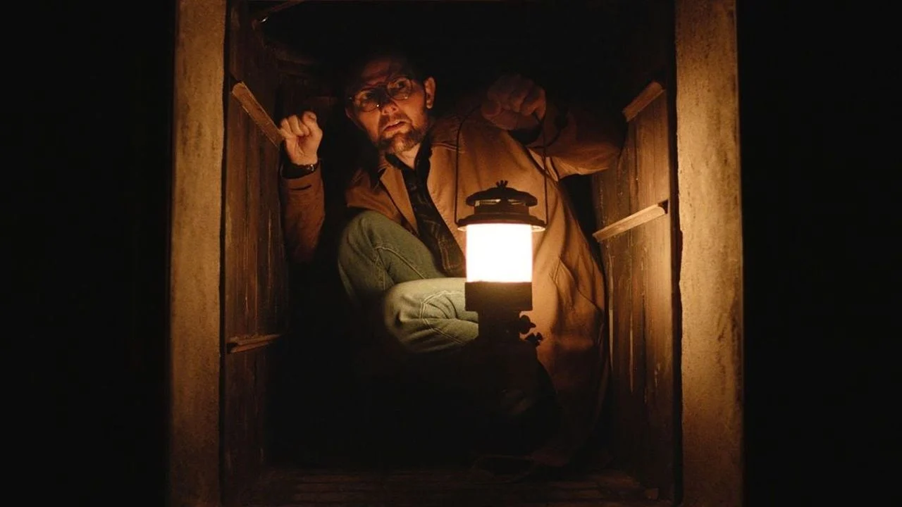 Ohm Bauman (Adam Scott) actually just wanted to commit suicide in peace, but then finds himself in the middle of a potentially supernatural missing person case.