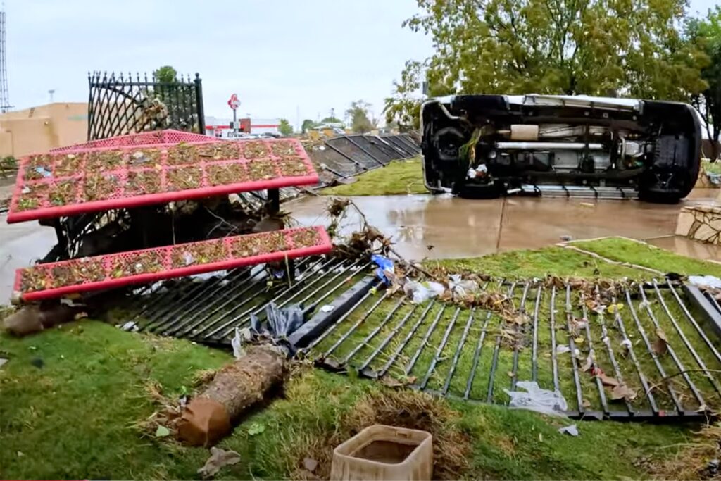 Hundreds of people rescued in New Mexico after atypical floods