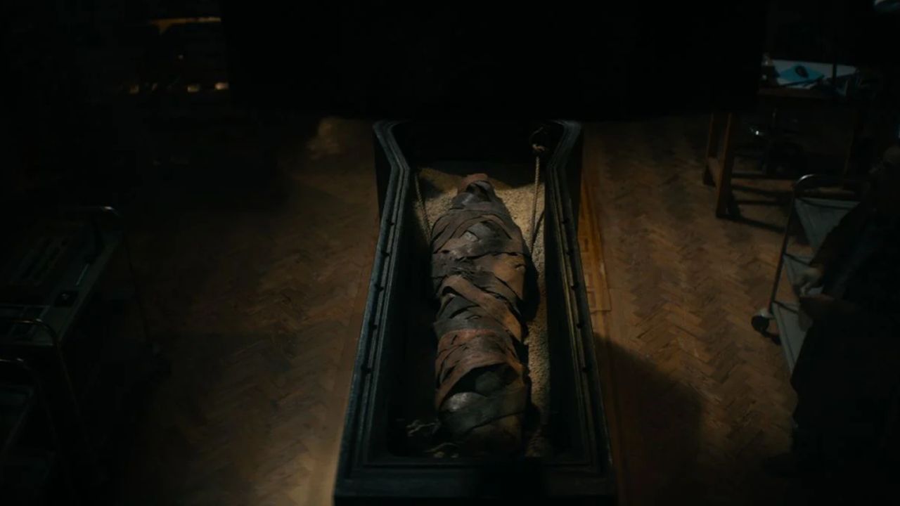 The missing Katie (Natalie Grace) is found in this sarcophagus.