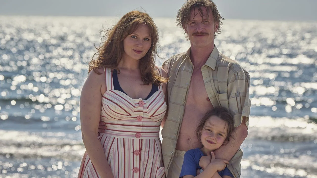 On a sunny vacation in Italy, it just seems as if everything is fine between Cornelia (Rosalie Thomass) and Werner (Golo Euler).