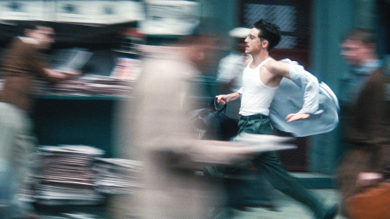 Typical Safdie – the protagonist rushes through New York!