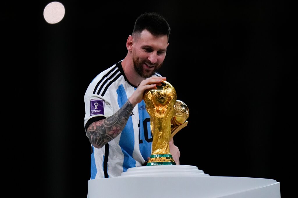 Messi honored with the US Medal of Freedom along with Hillary Clinton and chef José Andrés