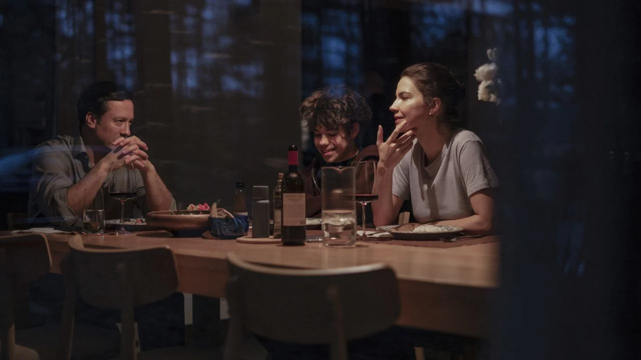 Gleb (Dmitriy Mazurov) is almost certain that his wife Galina (Iris Lebedeva) is cheating on him.