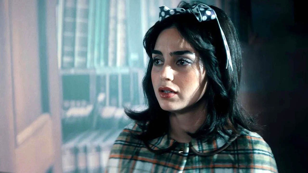 Laura Franco (Melissa Barrera) not only has to go to the hospital for cancer treatment - on top of that, she is also left ice cold by her boyfriend!