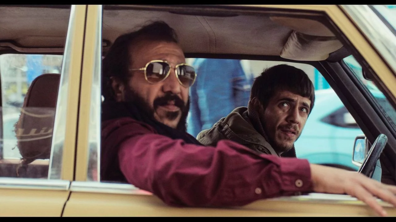 Osama (Majd Eid) refuses to be used as an informant – and pays for it with his life!