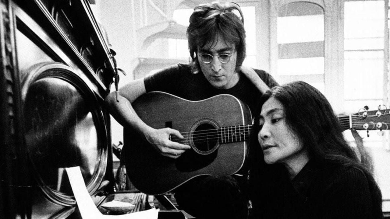 The IT couple of the 1970s: In New York, Yoko Ono and John Lennon were no longer able to take a step without being filmed cameras.