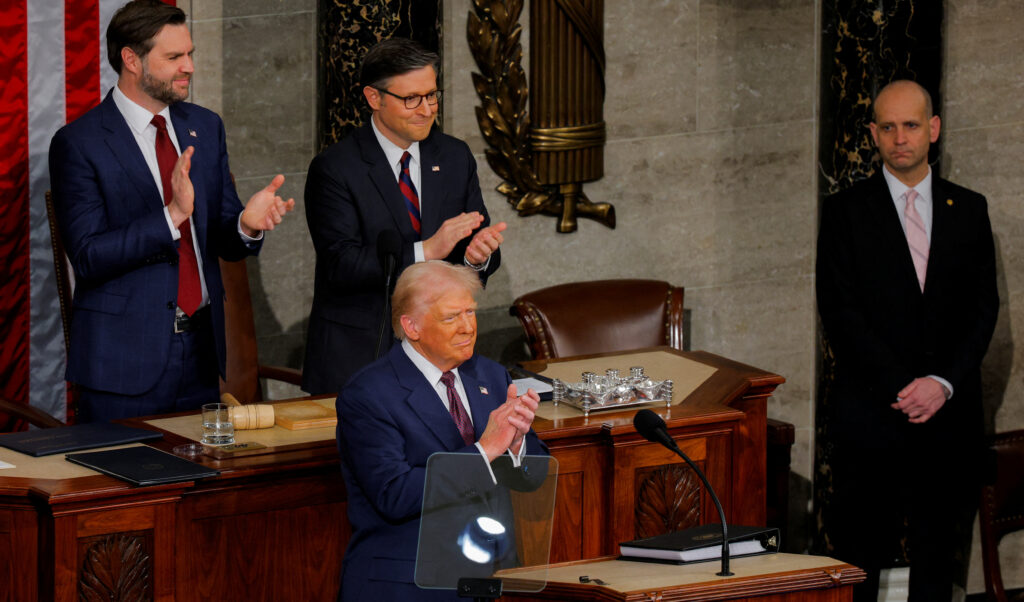 President Trump defends his immigration policy before Congress and insists on resuming Panama Canal