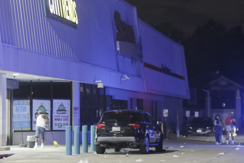 Shootings near parade route in New Orleans leave 2 dead and 10 injured