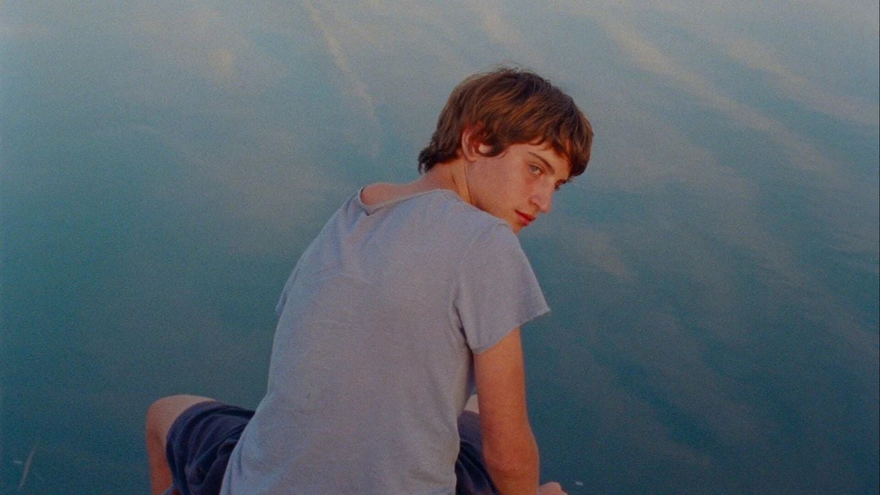 Teenager Didac (Jan Monter) experience his romantic and erotic awakening on a bike tour along the Danube.