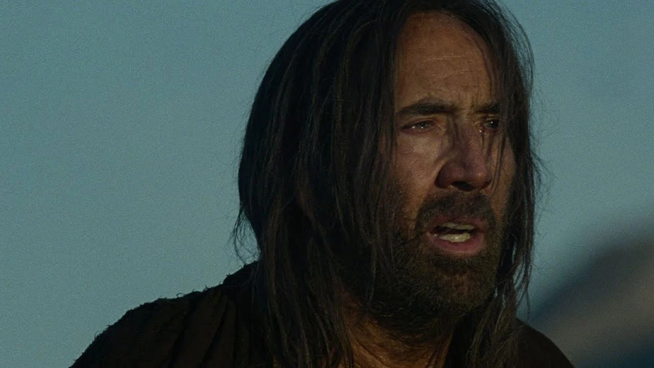 In “The Capenter's Son” Nicolas Cage holds back surprisingly for a long time - until the raging madness breaks out of him again.