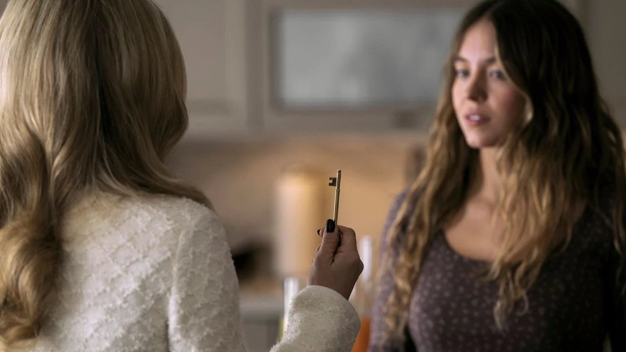 Millie (Sydney Sweeney) can hardly believe her luck when she actually gets a job as a housekeeper in a luxury villa...