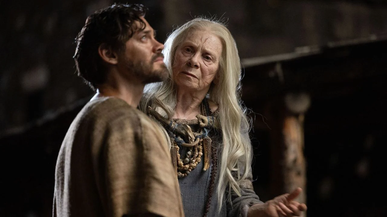 In the second part, the eponymous doctor (Tom Payne) takes on not only physical suffering but also mental suffering for the first time.