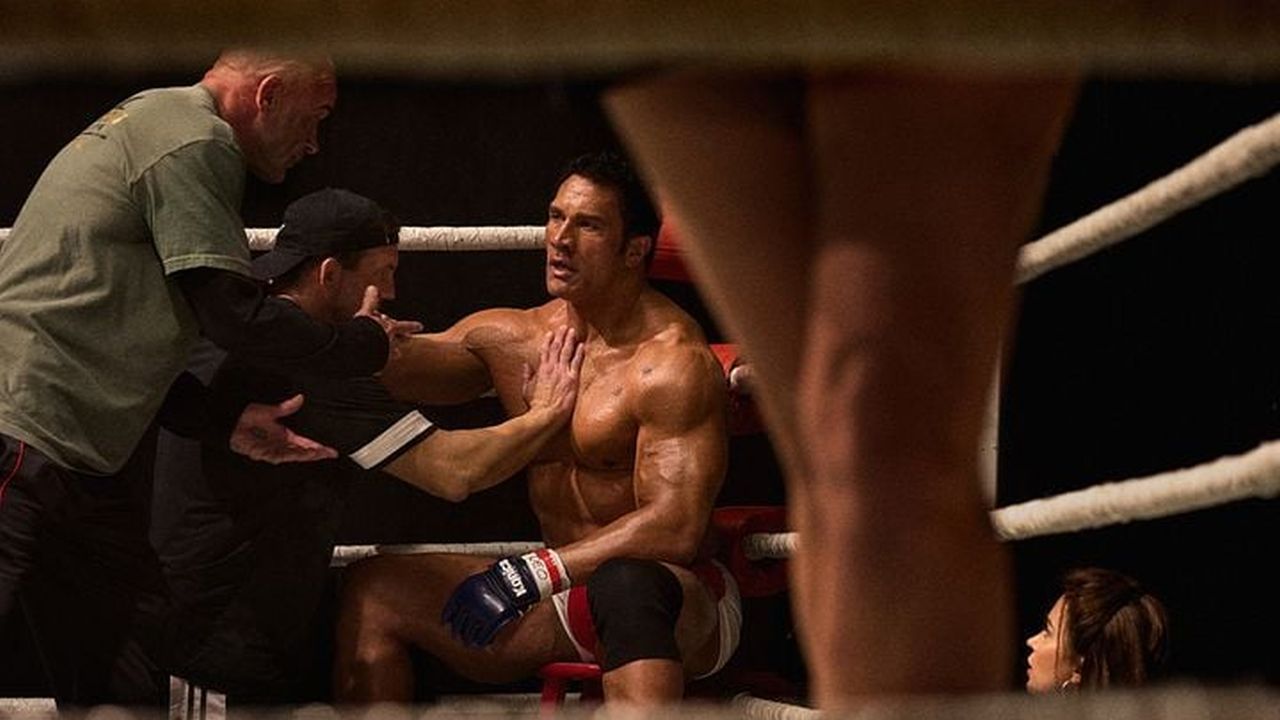 As Mark Kerr, Dwayne Johnson is hardly recognizable at the beginning.