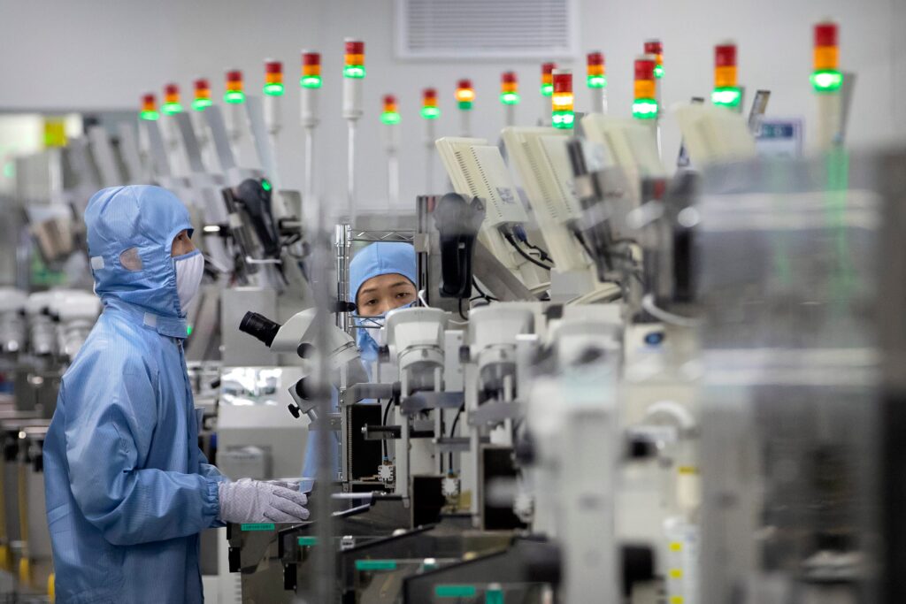The US will block the sale of cutting-edge chip manufacturing equipment to China