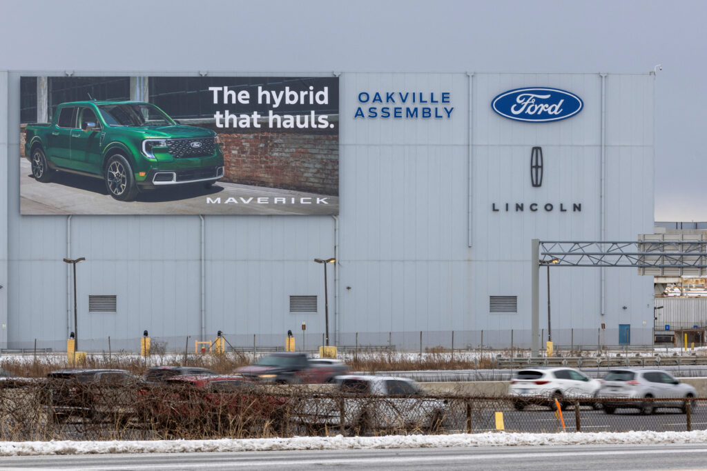 Trump delays 25 % tariff to vehicles from Mexico and Canada