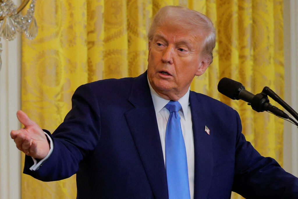 Trump says that tariffs to Mexico and Canada "will continue", Mexican government is confident in reaching agreements